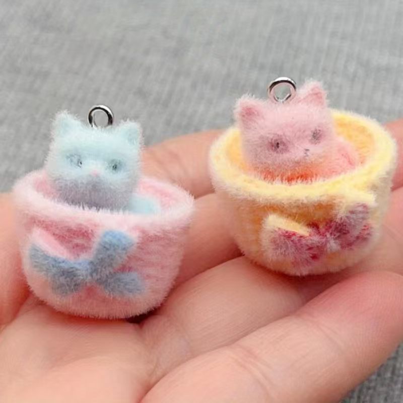 Jewelry Making For Birthday Party - 4個入り3Dぬいぐるみ樹脂製猫ペンダント、DIYジュエリー製作イヤリング、キーホルダー、アクセサリー