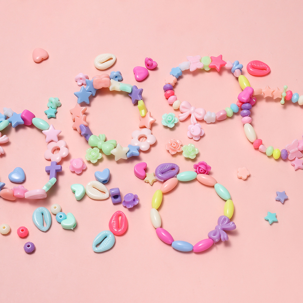 1箱 カラフルアクリルポニービーズ スクエアレタークレイスペ - Jewelry Making For Birthday Party のレビューと価格